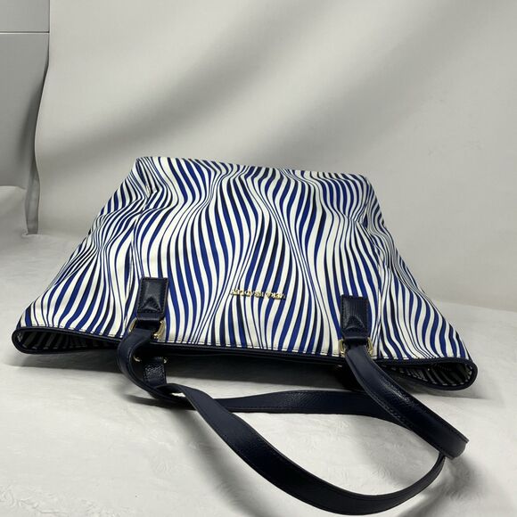 Vera Bradley Streeterville Tote EUC Shoulder Hangbag Medium Blue White Striped - Picture 9 of 14